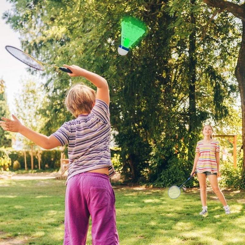 バドミントン、3または4個用のカラフルなLEDライトスポット - Badminton Raket のレビューと価格
